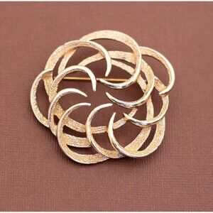 Vintage Spiral Gold Tone Brooch, Sarah Coventry  - U22